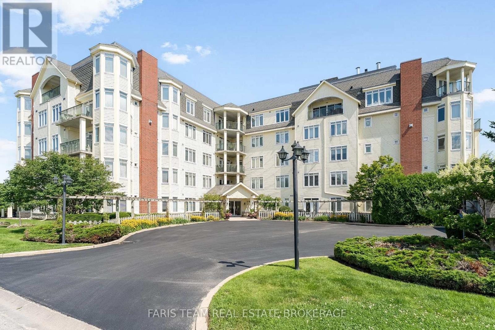301 - 10 BAY STREET E Blue Mountains